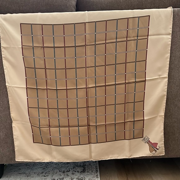 Burberry Scarf Beige Silk Nova - Picture 4 of 7